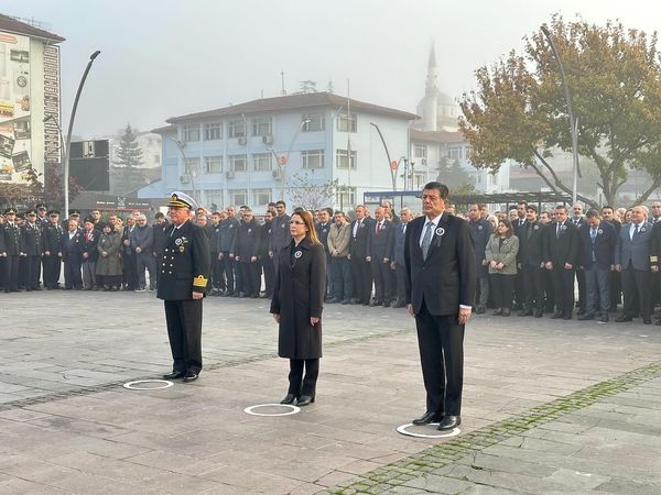 YALÇINKAYA 10 KASIM’DA ATATÜRK’Ü ÖZLEM VE MİNNETLE ANDI