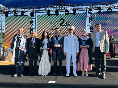 BAŞKAN YALÇINKAYA, BARTIN ÜNİVERSİTESİ’NİN MEZUNİYET TÖRENİ’NE KATILDI